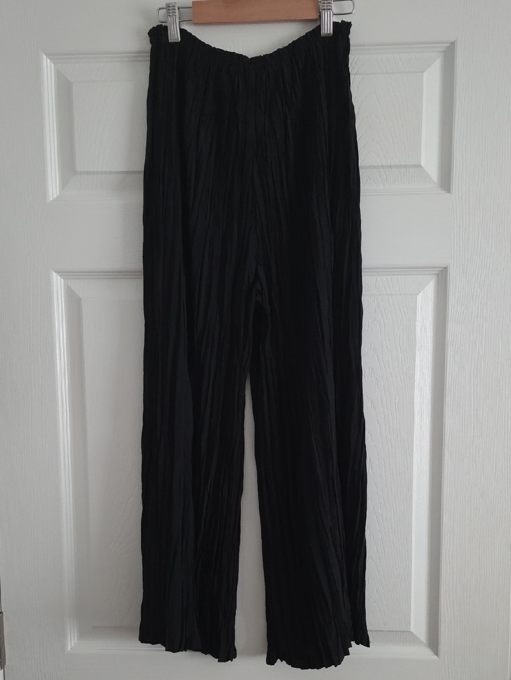 Black Crinkle Wide-Leg Pants - Women's Comfort Trousers